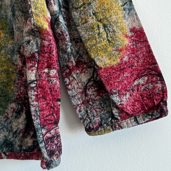 Tree Print Top - Picture 4 of 8